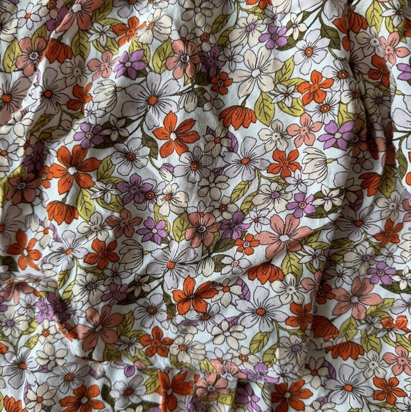 Flowy Floral Romper - Picture 4 of 8